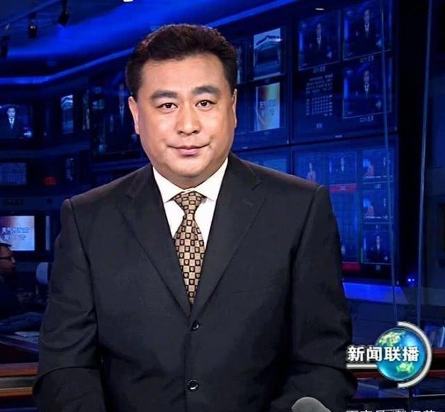 2011年的那个夜晚，《晚间新闻》点亮了多少家庭的沙发
